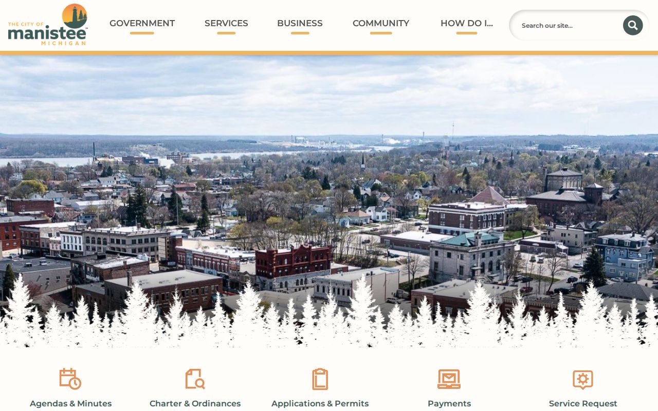 Manistee warrant records: City of Manistee government building and city hall context